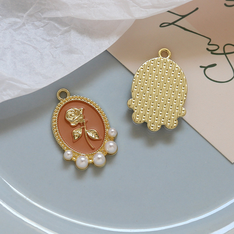 65g Weight Pearl Inlay Material Charms, Jewelry Accessories Classification 10 PCS/Package Quantity Alloy Material Rose Pattern Enamel, Inlay Design Sweet Style 10 PCS/Package Alloy Pearl Rose 14