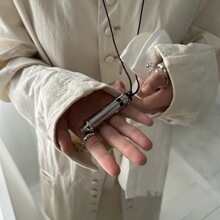 小众设计感博主同款口哨吊坠皮绳长项链高级感毛衣链轻奢新款项链