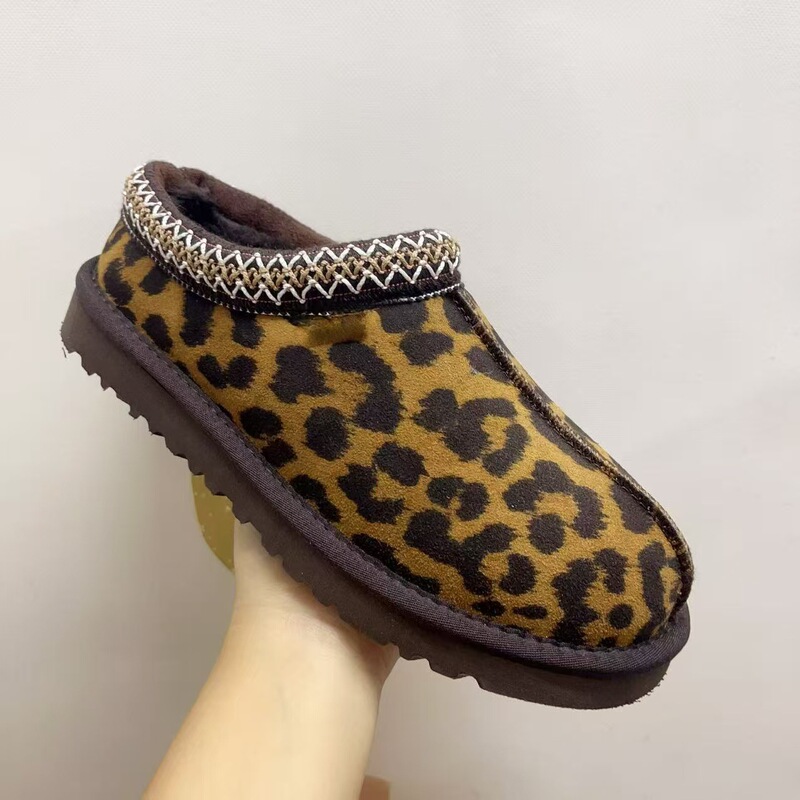 New Leopard Print Series Cowhide Imitation Wool Adult Snow Boots Old Cotton Shoes Home Cotton Slippers Winter Woolen Cotton Shoes New Leopard Print Series Cowhide Imitation Wool Adult Snow Boots Old Cotton Shoes Home Cotton Slippers Winter Woolen Cotton Shoes