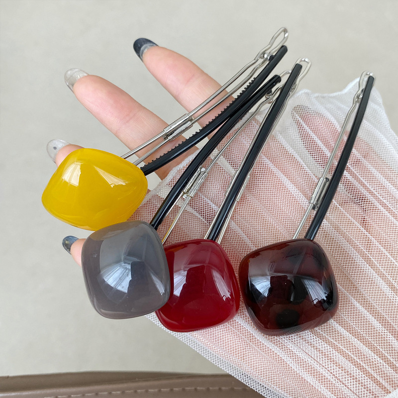 Korean sugar cube frog clip hairpin for women, simple and versatile, suitable for up-dos at the back of the head, stylish and trendy hair accessory