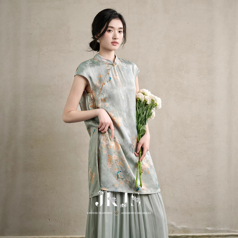 National Style 2026 Spring and Summer New Chinese Style Xiangyun Silk Craft Dress Cheongsam New Chinese Style Women's Short Slit Skirt National Style 2026 Spring and Summer New Chinese Style Xiangyun Silk Craft Dress Cheongsam New Chinese Style Women's Short Slit Skirt