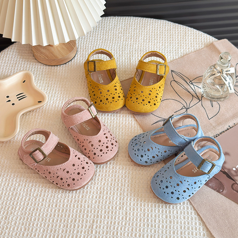 Girls Hollow Hole Shoes Korean Sandals Summer New Soft Sole Half Cool Princess Shoes Girls Boken Shoes Wholesale
