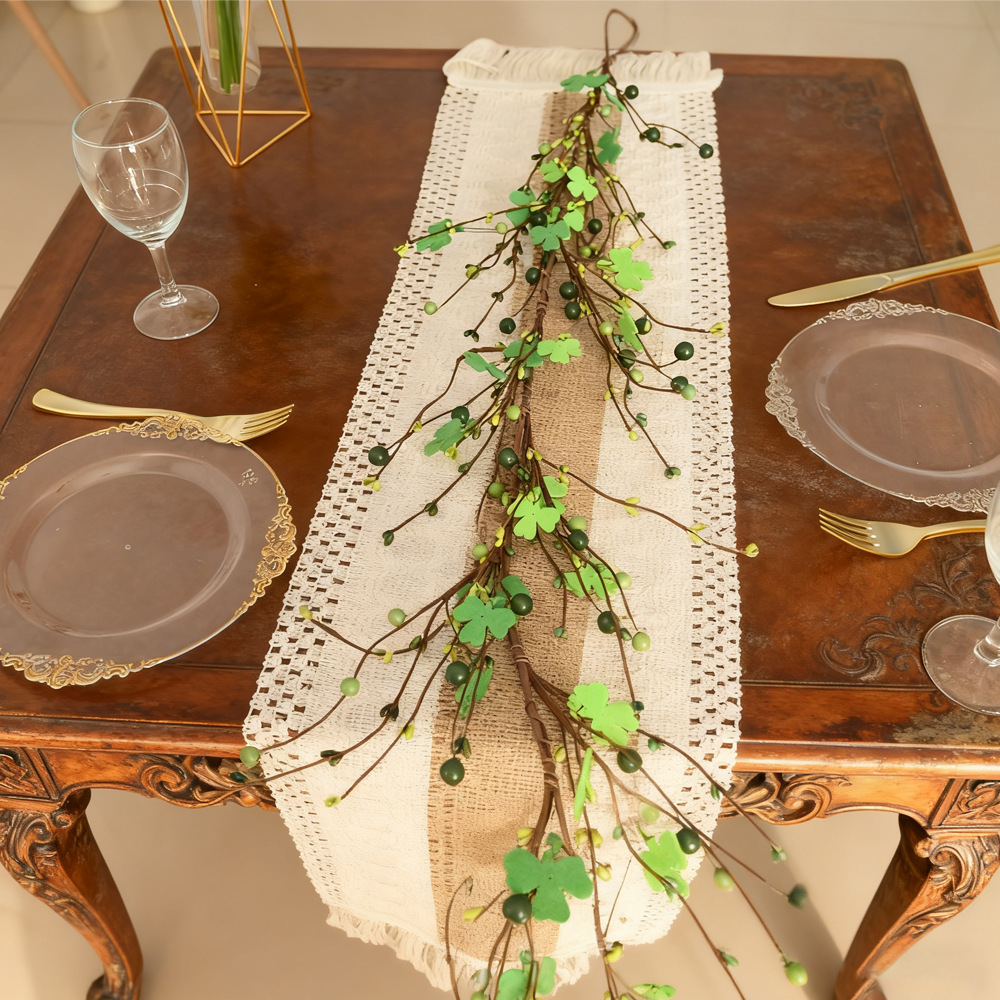 Día de San Patricio, tres hojas, vinas secas, árboles, decoración paisajística, ramas de exhibición colgantes de vinas falsas