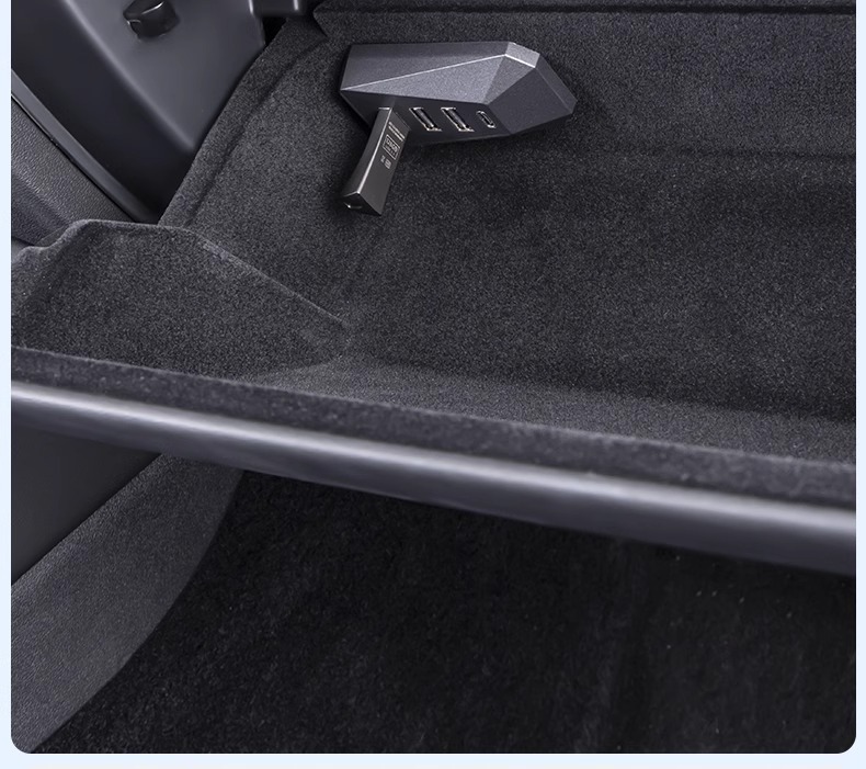 Applicable to Tesla Huanxin Model 3/Y glove box expansion dock central control extender HUB conversion head data