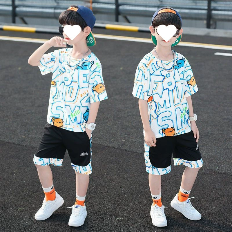Летний костюм для мальчиков 2025, новый, средний и большой размер, для детей 8 лет, летний спортивный стиль, для детей 9 лет, корейский стиль, короткий рукав, модный, для детей 13 лет