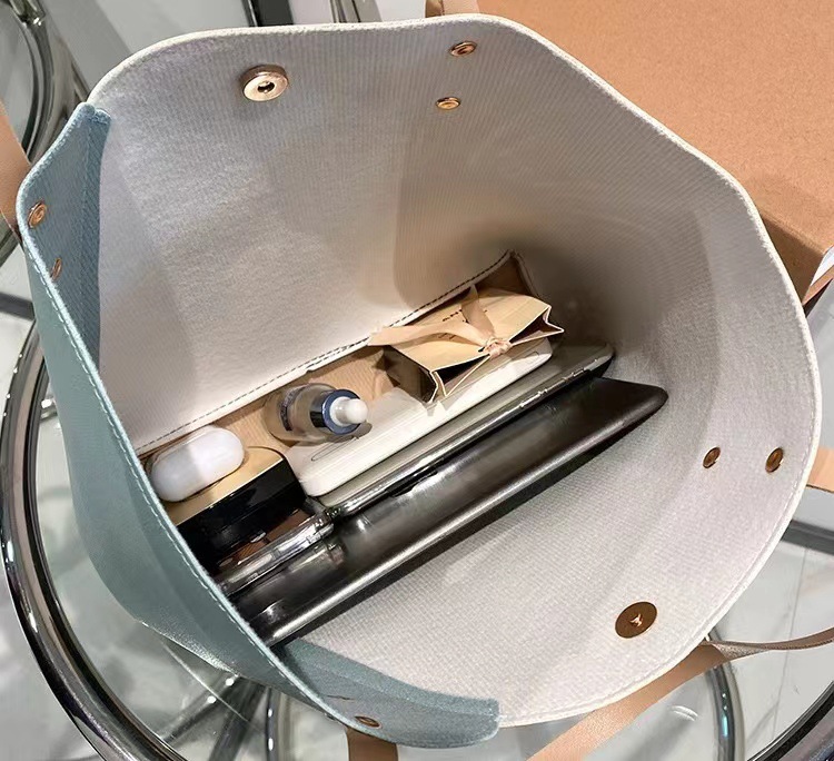 2023 Foreign Trade City simple portable tote bag color bronzing makeup mobile phone change women's bag spot wholesale 2023 Foreign Trade City simple portable tote bag color bronzing makeup mobile phone change women's bag spot wholesale
