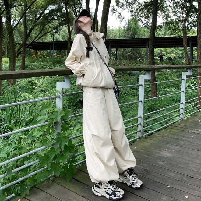 Trendy Outdoor Functional Hiking Heavy-Duty Jacket for Men + Parachute Pants Loose-Fitting Set for Women with Sheep Wool Trendy Outdoor Functional Hiking Heavy-Duty Jacket for Men + Parachute Pants Loose-Fitting Set for Women with Sheep Wool