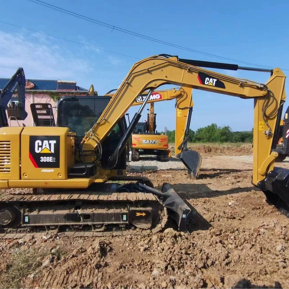 70.80.95. Excavadoras pequeñas nacionales y extranjeras en China
