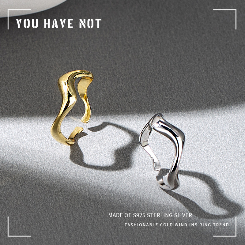 Wavy geometric small design ring