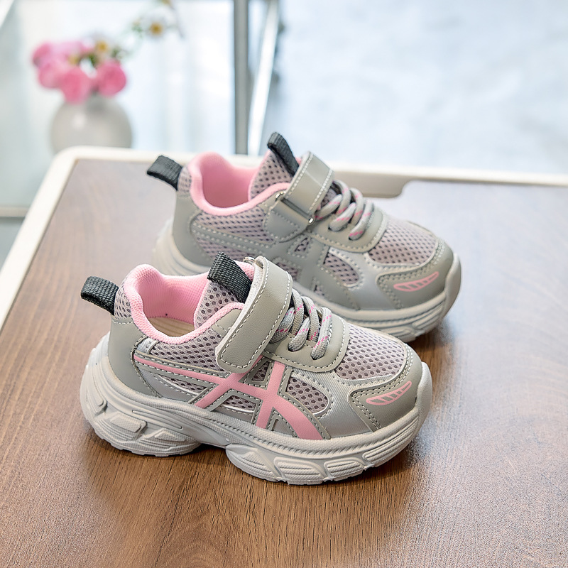 Zapatos deportivos para niños primavera 2026 nuevo tipo de zapatos de papá transpirables de malla primavera y otoño zapatos de suela suave para niños pequeños