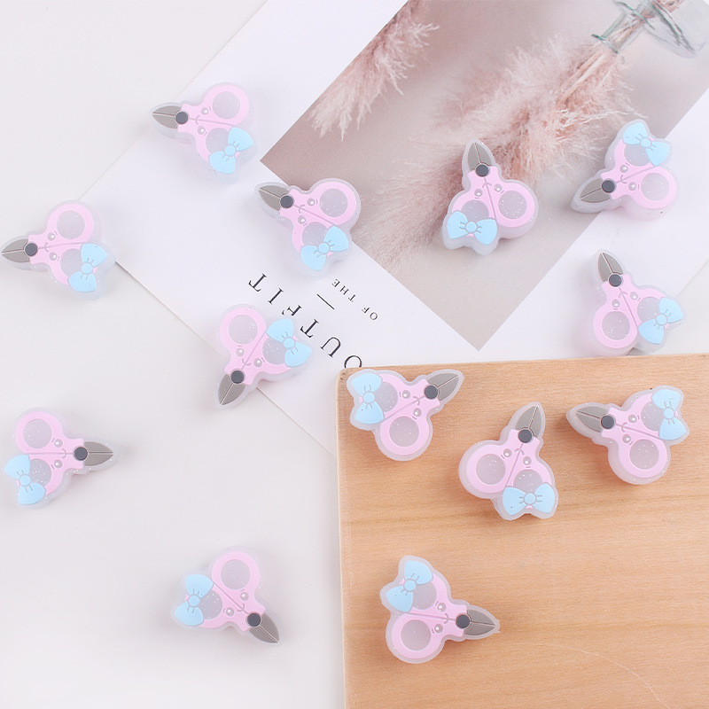 Productos para bebés, tijeras de silicona de dibujos animados, mordedor pequeño, bricolaje creativo, chupete de dientes para bebés, accesorios de cadena anti-caída