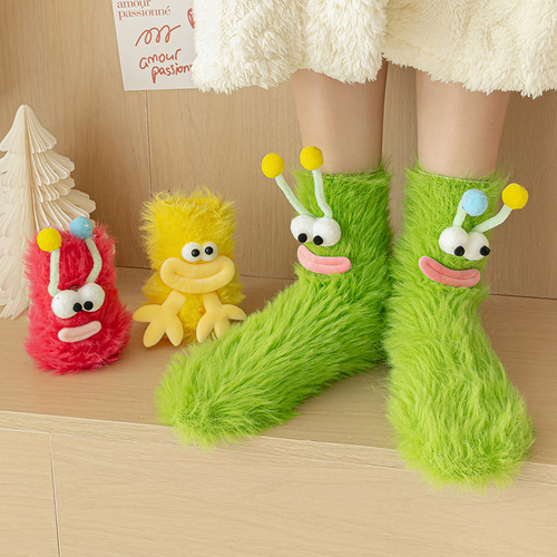 Coral velvet socks for girls, funny expression, cute and ugly sleep socks, thick and warm, cartoon-style, adorable fuzzy mid-calf floor socks