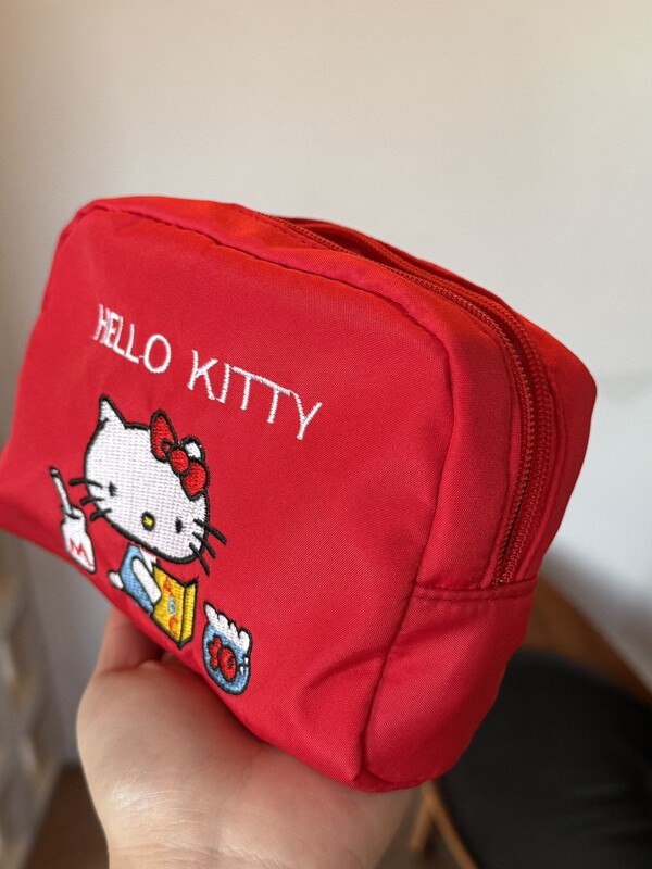 新しいキティかわいい刺繍化粧品バッグポータブル大容量収納コイン旅行雑貨小さな正方形バッグ kt 猫|undefined