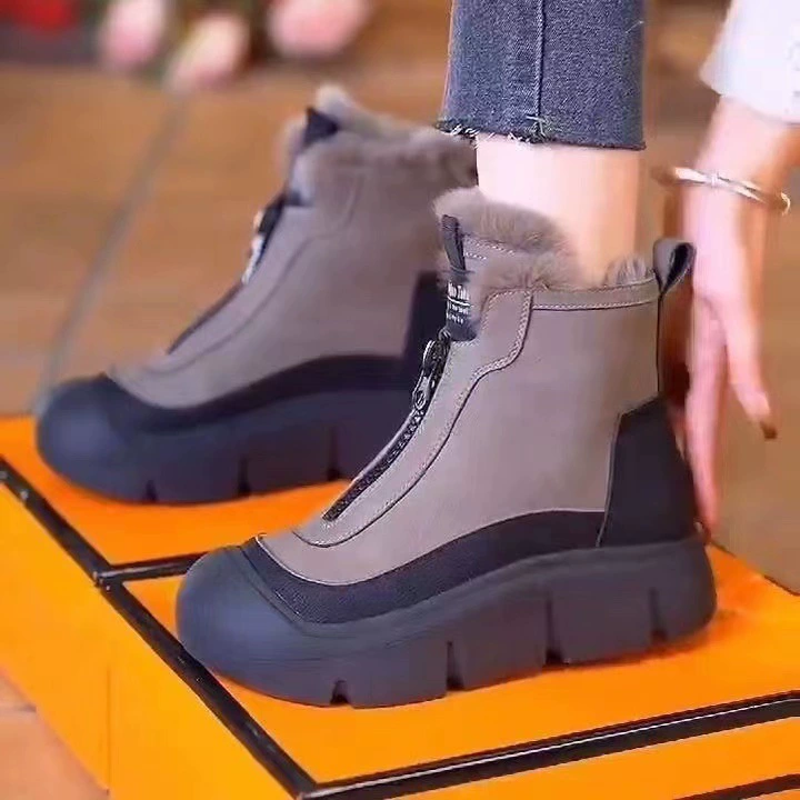 Сапоги- ботинки на щиколотке для женщин Martens, платформа демисезон, тёплая искусственная меховая подкладка, мягкая подошва, размеры 36–41