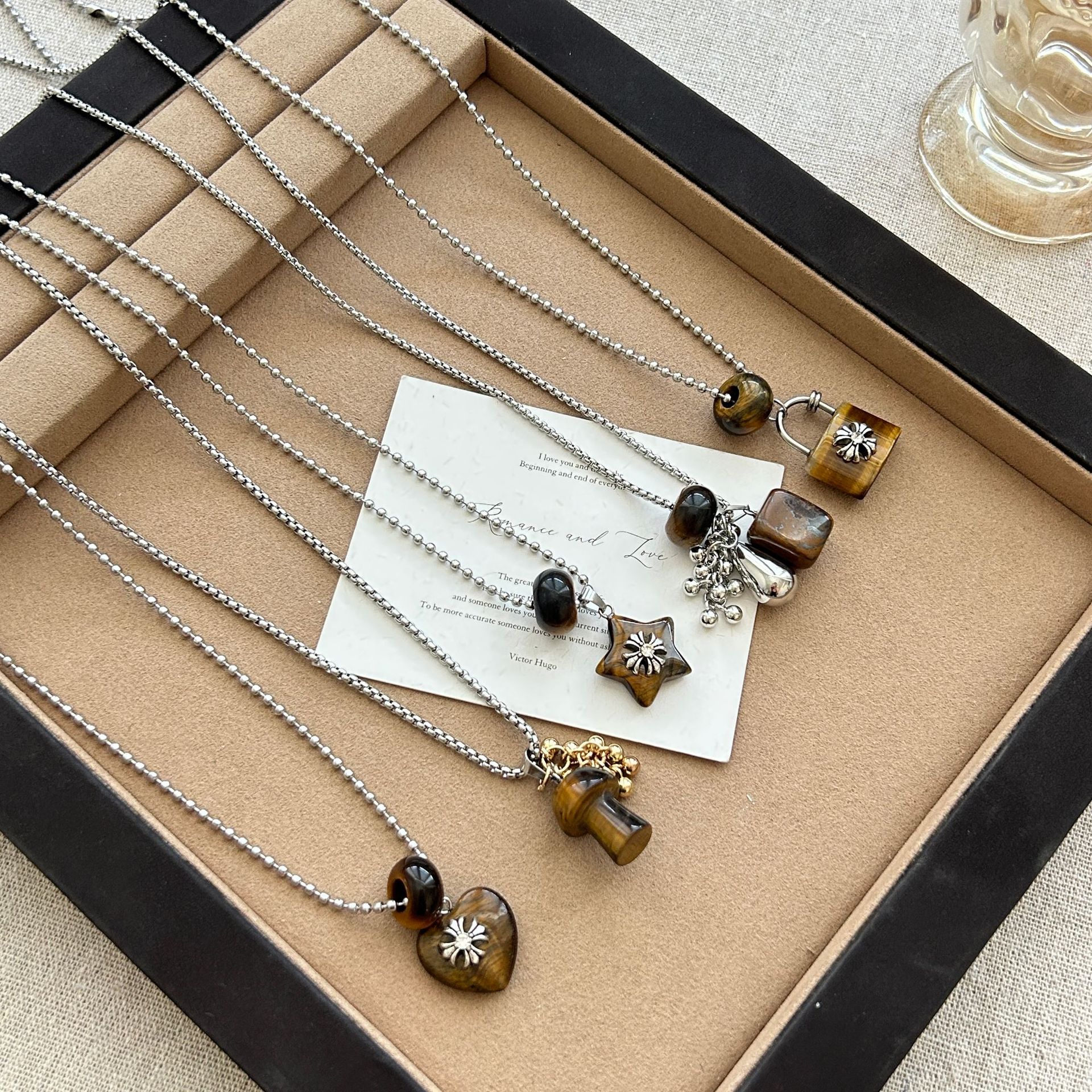 Tiger's Eye Stone Flower Heart Pendant Necklace for Women, High-End Niche Design, Long Sweater Chain, Vintage Versatile Accessory