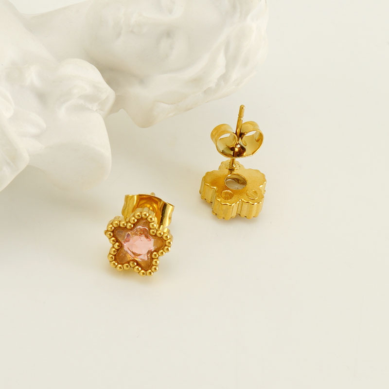 Cruz-frontera nuevo acero inoxidable con incrustaciones de circón estrella Stud pendientes de lujo Luz de acero de titanio de moda europea y americana pendientes en stock al por mayor