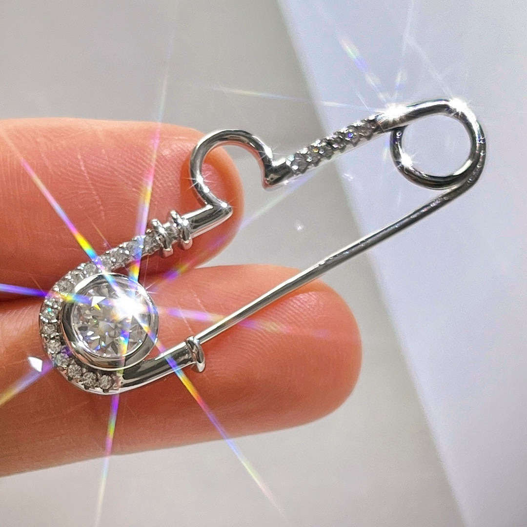 925 Silver Gold Plated Seiko high quality D Color Mosan Simulation Diamond Pin Brooch with Certificate
