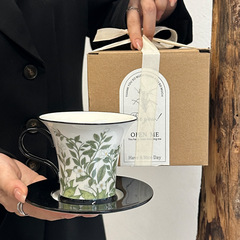 レトロな油絵のようなジャスミンのコーヒーカップのセット陶磁器の午後のティーカップのギフトボックスの高級感のあるお土産