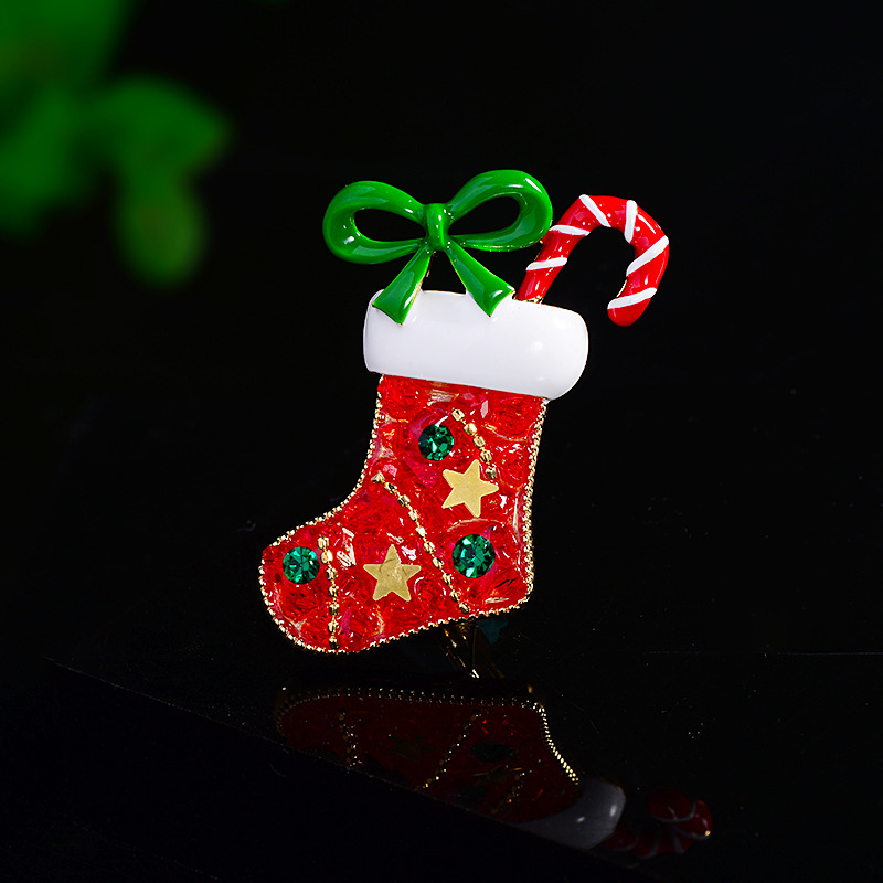 クリスマスのブローチのピンのエナメルの杖の雪の日の小さいプレゼントはセーターのカーディガンのマフラーを飾っています。