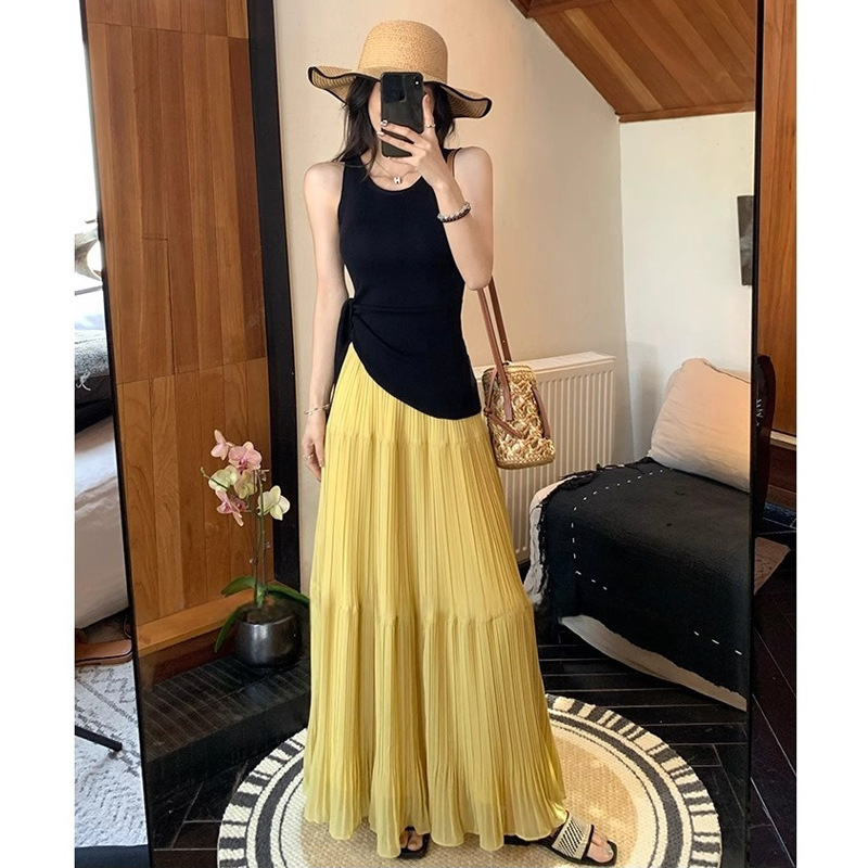 Summer Temperament Round Neck Sweater Vest Slit Strap Top High Waist Pleated Skirt Two-Piece Set