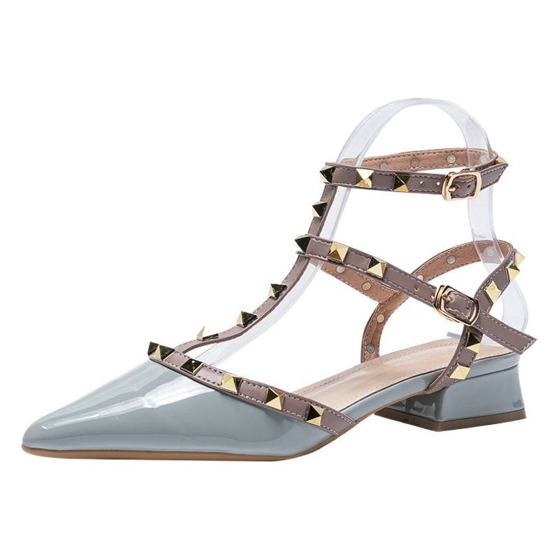 Warren V's New Summer Baotou Outer Sandals for Women, Fashionable Pointed Toe Mid-Heel Rivets, Sexy Large Size 41-43 Cross-Border