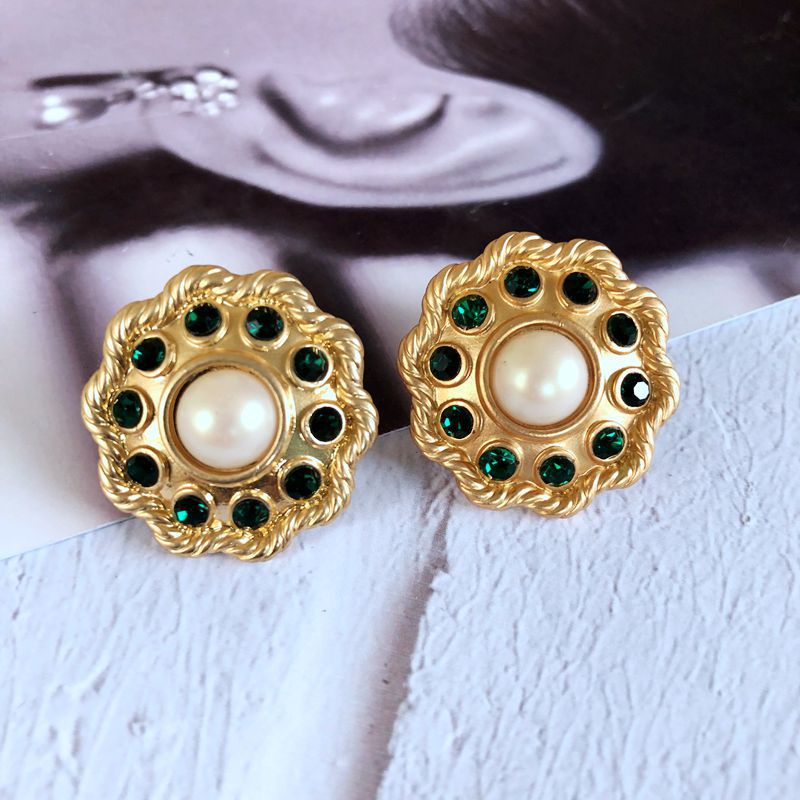 Vintage Fashion Pearl Glass Jade Drip Glaze Earrings Wholesale Nihaojewelry display picture 11