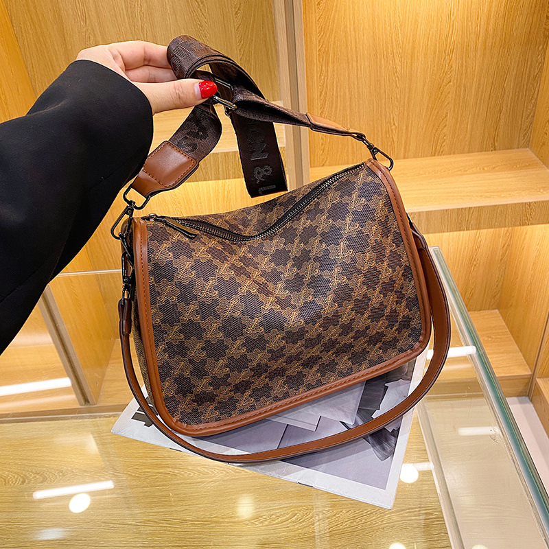 Borsa a spalla donna a cuscinetto stile retrò grande_voghion.com
