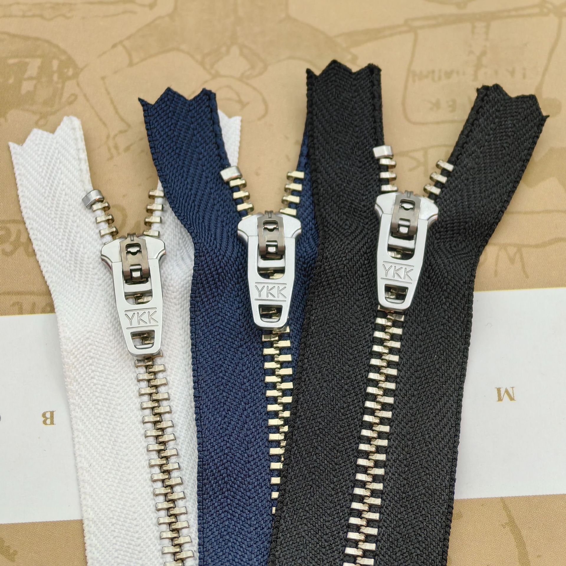 现货批发YKK3号镍白铜牙弹簧头半自动闭口拉链牛仔裤黑白藏青