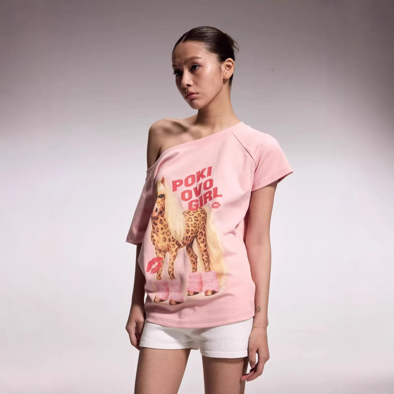 Pokiovo Retro Hot Girl Design One-Shoulder Short-Sleeve T-Shirt for Women Loose Printed Top Women's Clothing Guangzhou Shisanxing