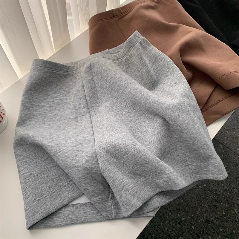 High-Waisted Summer American-Style Stretch Cycling Shorts Paired with Solid Color Slim-Fit Sports Yoga Leggings That Can Help You Look Slimmer High-Waisted Summer American-Style Stretch Cycling Shorts Paired with Solid Color Slim-Fit Sports Yoga Leggings That Can Help You Look Slimmer