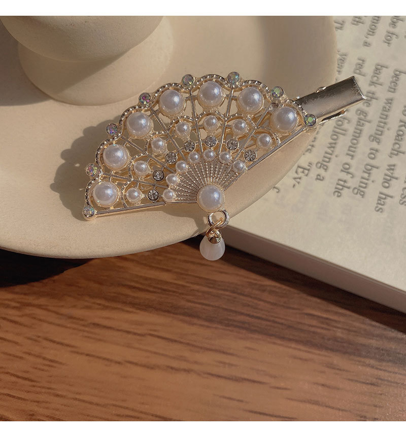 Fashion Fan-shaped Pearl Hairpin Retro Alloy Hair Accessories display picture 2