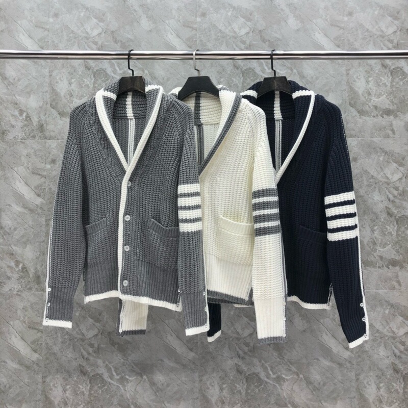 TB Tom's new autumn and winter V-neck white-trimmed chunky knit wool cardigan, unisex casual fashion cardigan TB Tom's new autumn and winter V-neck white-trimmed chunky knit wool cardigan, unisex casual fashion cardigan
