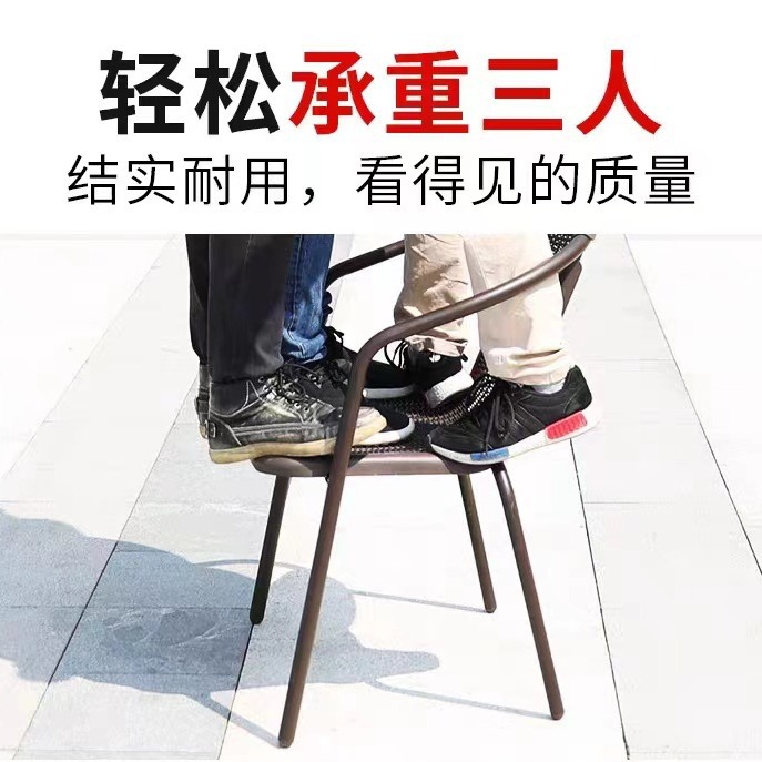 Mesas y sillas de exterior con paraguas y sillas de mimbre Sillas de exterior de tres piezas Balcón de ocio al aire libre Mesa de centro pequeña Mesa y sillas de patio de hierro forjado