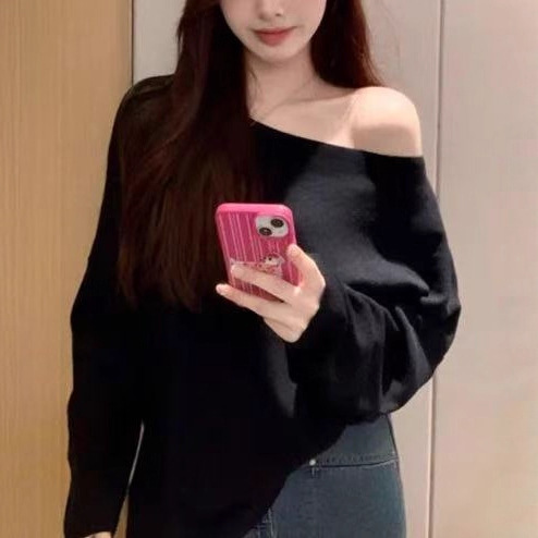 慵懒风斜肩蝙蝠袖针织毛衣女2025秋季新款宽松纯欲露肩上衣打底衫|undefined