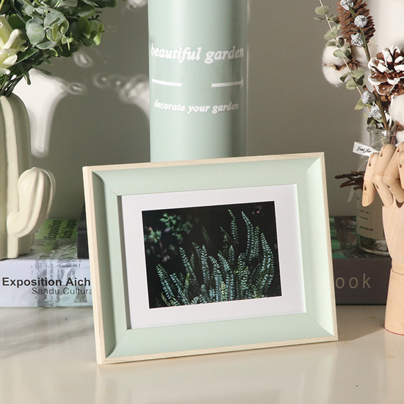 녹색 + 흰색 가장자리