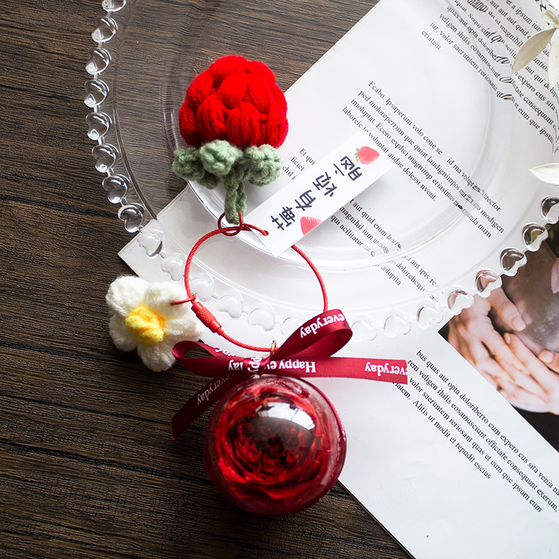 Llavero de flor eterna al por mayor colgante terminado ramo de flores secas Caja de regalo de San Valentín regalo de mano de novias regalo de bendición