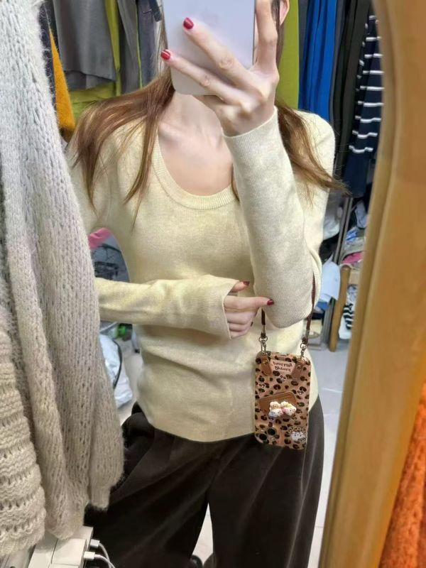 U领针织衫女内搭2025秋季新品修身显瘦露锁骨长袖上衣时尚打底衫|undefined