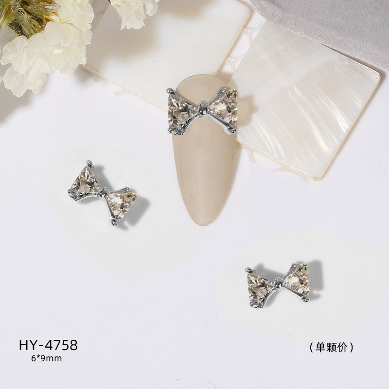 Nueva Luz de lujo joyería de uñas ins estilo flash diamante amor en forma de corazón imitación de circón de uñas de aleación de uñas decoración de la joyería DIY