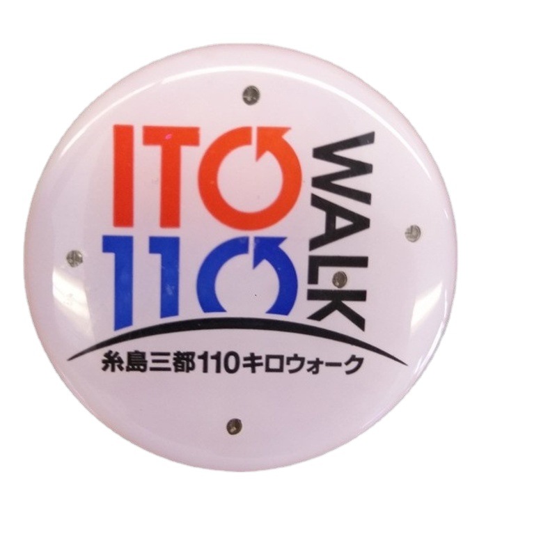 Producción al por mayor para exportación de insignias luminosas, broches cuadrados iluminados por LED, insignias con luz nocturna, personalizables con LOGO.