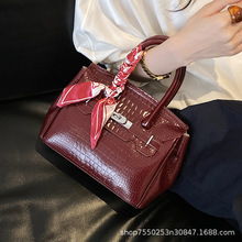 �羳Ůʿ����2026�¿�ʯ�^�y�P����ٴ����e�μ�б����K���bags