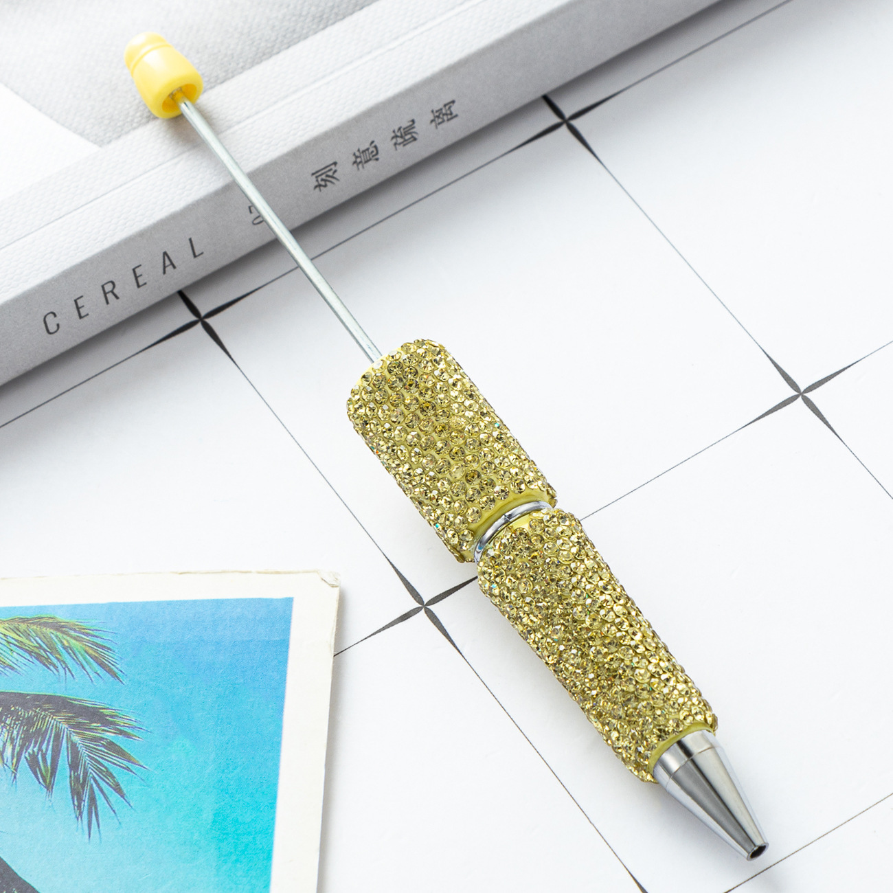 Inventario creativo DIY pluma de perlas de diamante completa con inserción de diamantes hechos a mano con bolígrafo de perlas giratorio multicolor pluma de plástico