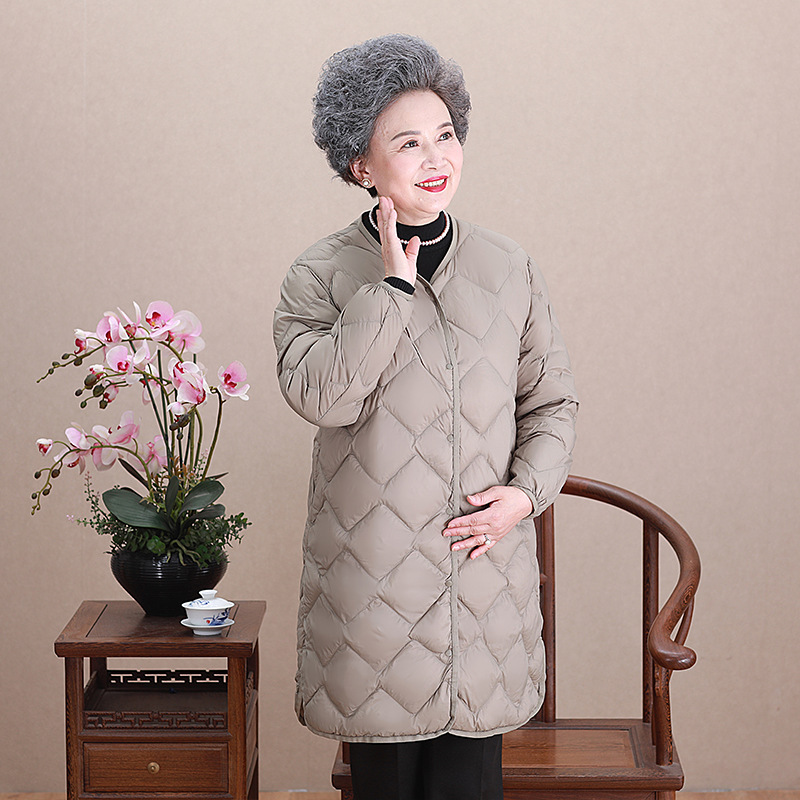 Chaqueta de plumón ligera y delgada, ropa de madres de mediana edad, otoño y invierno, nuevo estilo de cuello largo, estilo coreano sin cuello, moda interior