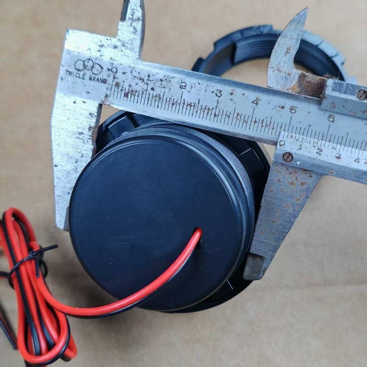 Digital display voltmeter for agricultural vehicle modification, used for electric ignition starting, universal voltmeter for tractors and tricycles