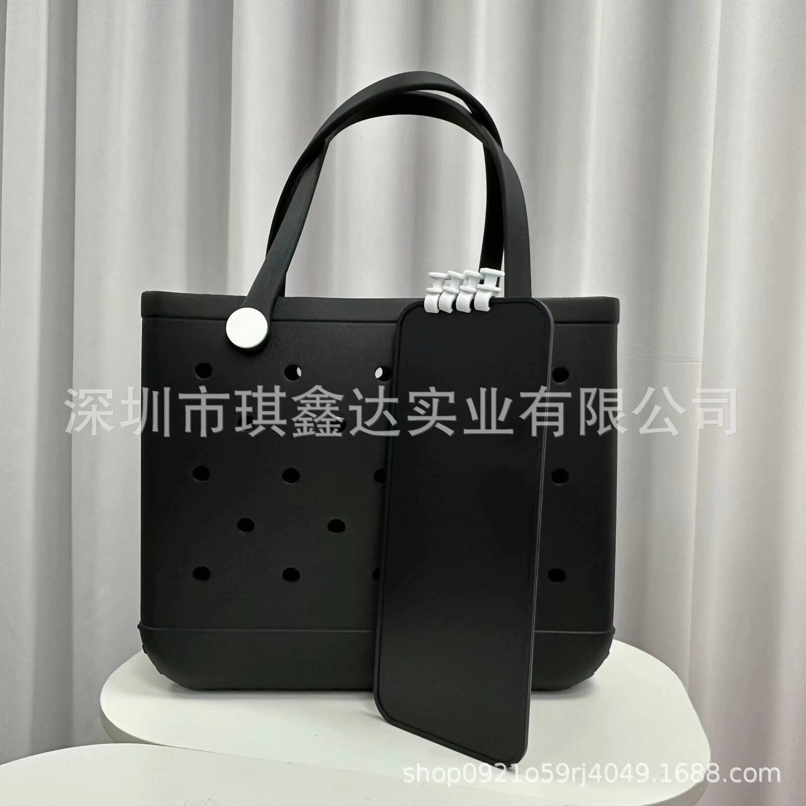 검정색 중간 칸막이