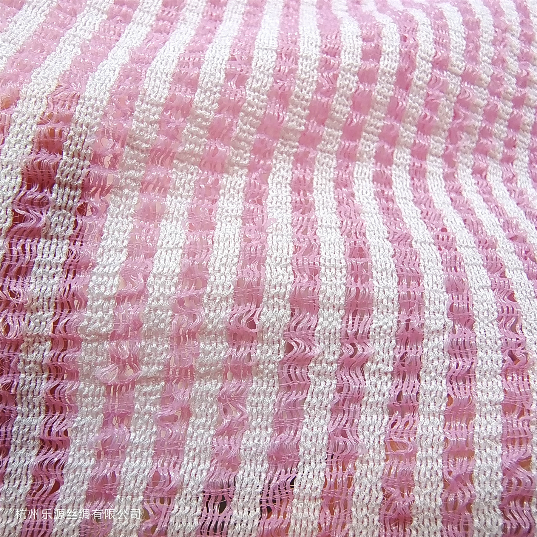 工厂直销加厚款韩国柔软尼龙澡巾面料磨砂长条搓背巾面料起泡去污