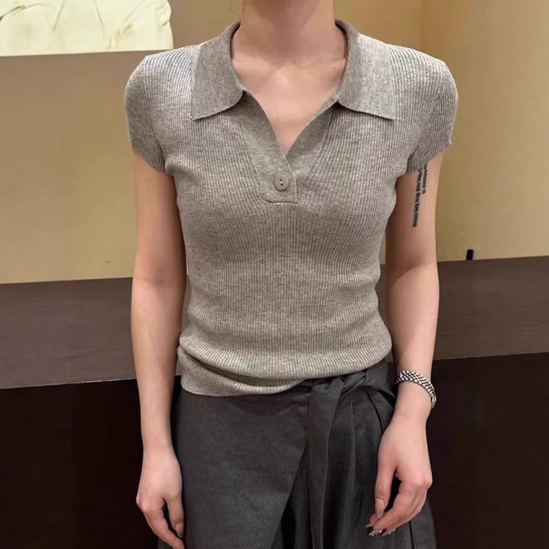 2026 Summer New Style Half-Open Collar Fashionable Ribbed Short-Sleeve Knit Sweater for Women, Unique Slim-Fit, Slimming, and Age-Reducing Top