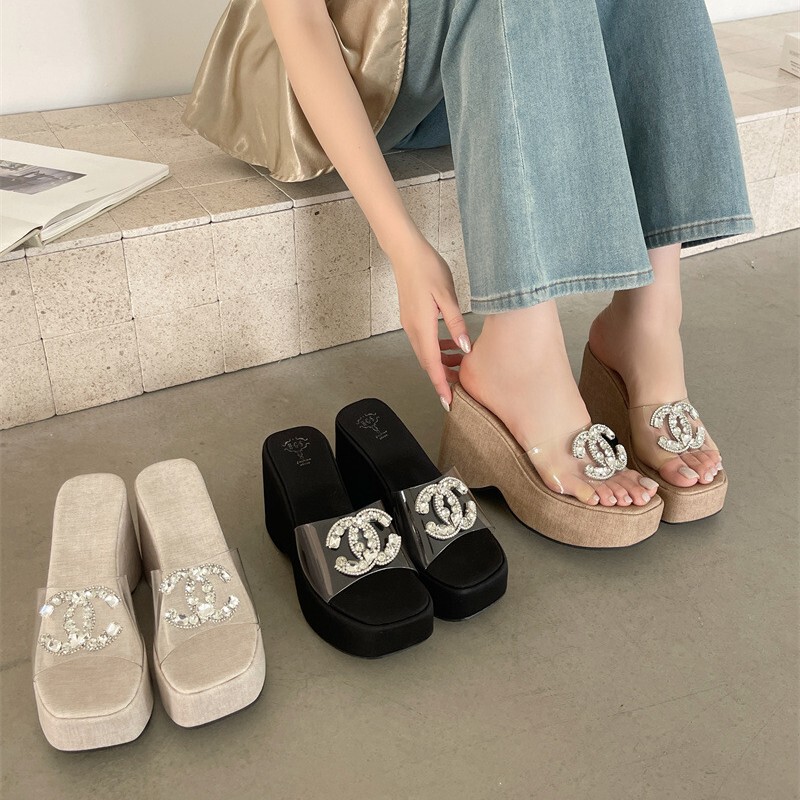 2026 Summer New Style Wedge-Heeled Slippers for Women, Versatile High-Heeled Rhinestone Thick-Soled Transparent Sandals with Waterproof Platform 2026 Summer New Style Wedge-Heeled Slippers for Women, Versatile High-Heeled Rhinestone Thick-Soled Transparent Sandals with Waterproof Platform
