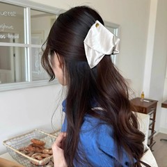 女性用フレンチサテン三角グリッパー、2025年新スタイル、後頭部にシャーククリップ、気質と多用途のヘアアクセサリー