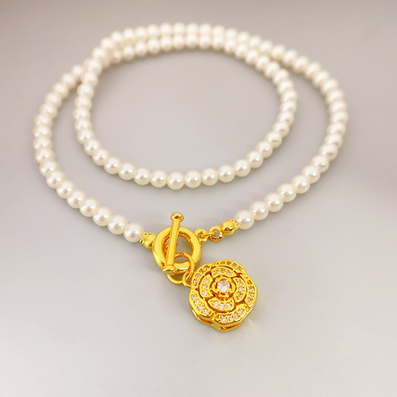 necklace from pearl