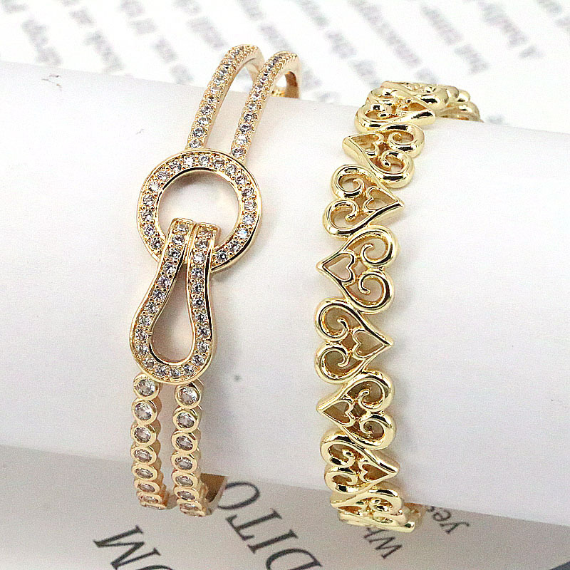 New Style Geometric Hollow Heart Copper Gold Plated Inlaid Zirconium Bracelet display picture 3